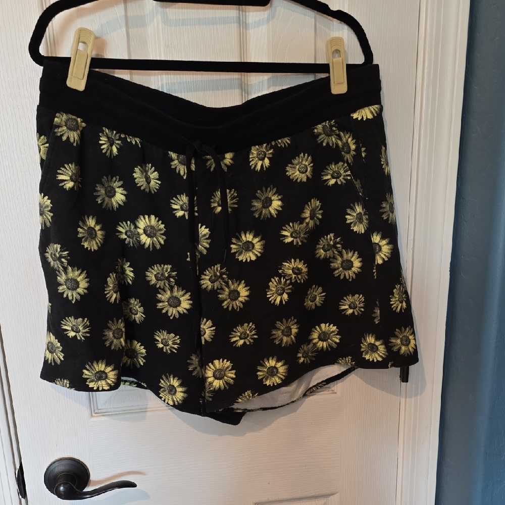 Torrid Black and Yellow Sunflower Shorts
